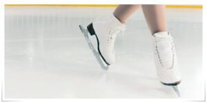 Polímeros de alta densidad sustituyen hielo en la pista de patinaje del Zócalo