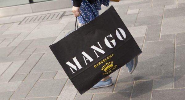 Mango eliminará 160 millones de bolsas de plástico