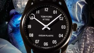 Tom Ford crea un reloj hecho con plástico marino reciclado