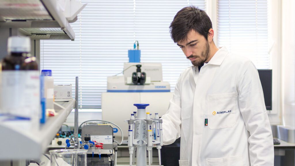 Proyecto BiolCEP acelera la degradación del plástico para convertirlo en biopolímeros