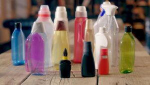 Henkel lanzó al mercado casi 700 millones de botellas hechas con plástico 100% reciclado en 2020