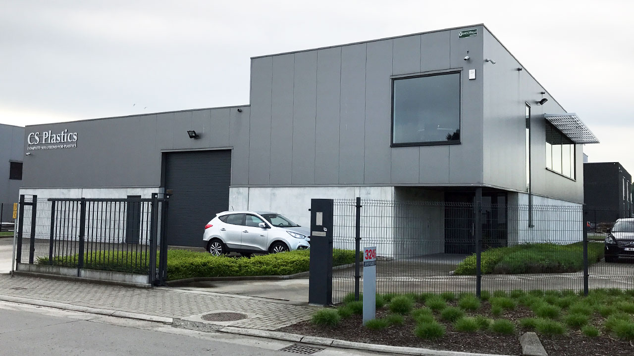 Negri Bossi firma un acuerdo de agencia con CS Plastics