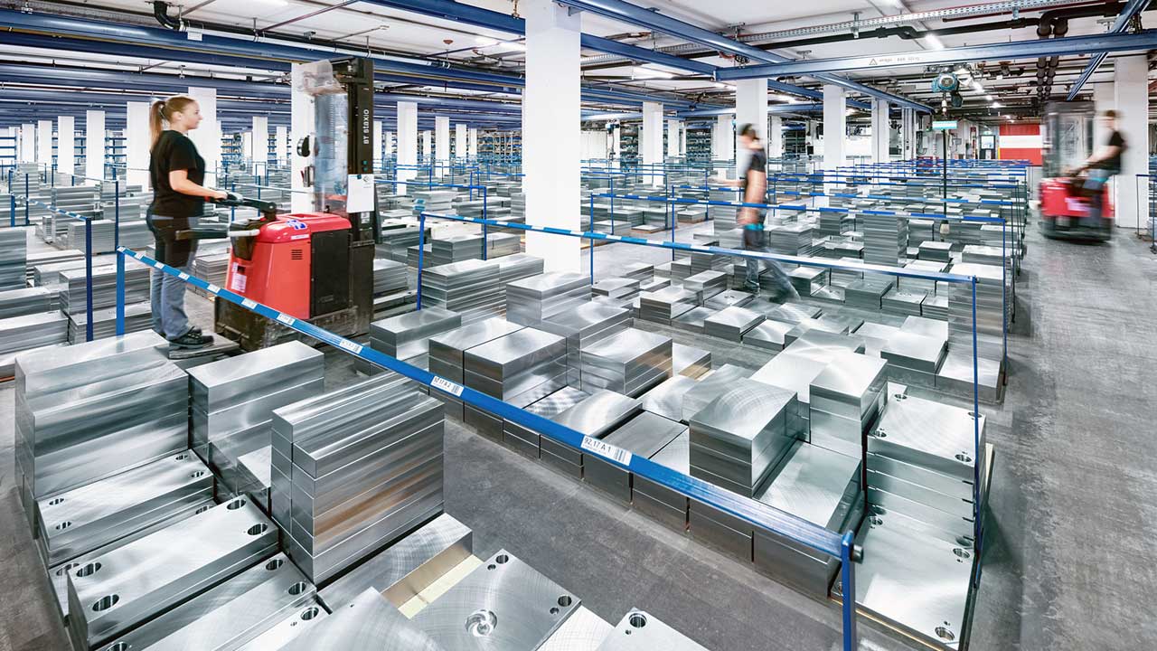 Meusburger garantiza la disponibilidad de las entregas durante la crisis de las materias primas