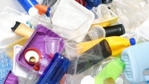 Propuesta busca impulsar nuevo impuesto a los plásticos vírgenes en EU