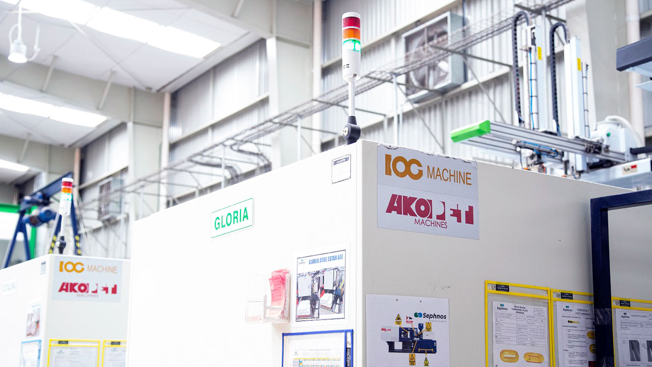 Sephnos asegura sus negocios con máquinas de inyección Akopet