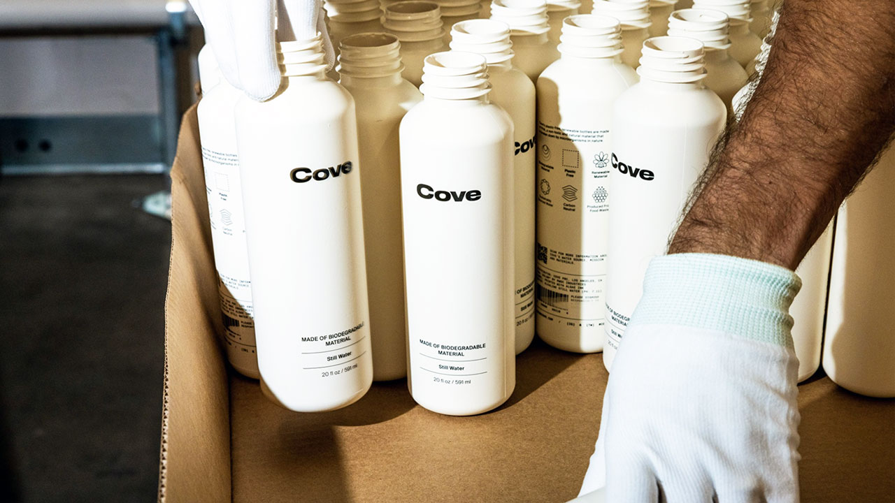 La primera botella para agua biodegradable debuta en EU