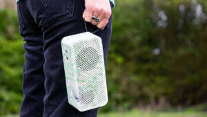 Gomi Speaker: el altavoz hecho con plástico reciclado