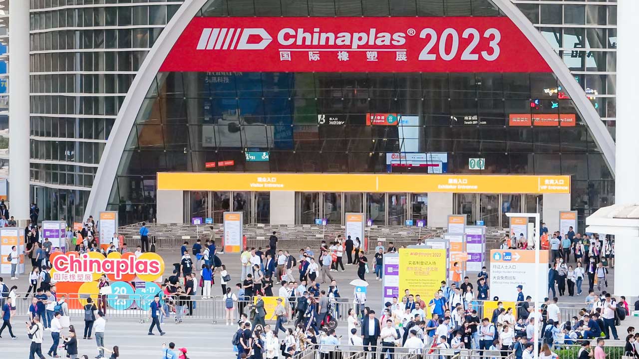 ¡Con 18 salas de exposición se inaugura Chinaplas 2023, el megaevento de la Industria del Plástico!