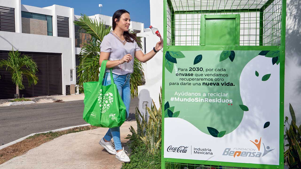 Botellas PET con vida circular: el eterno retorno del plástico