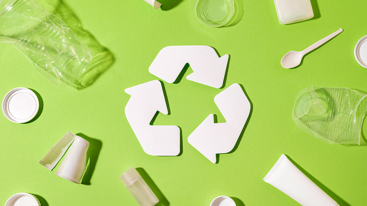 Crean nueva norma para plásticos reciclados en Europa