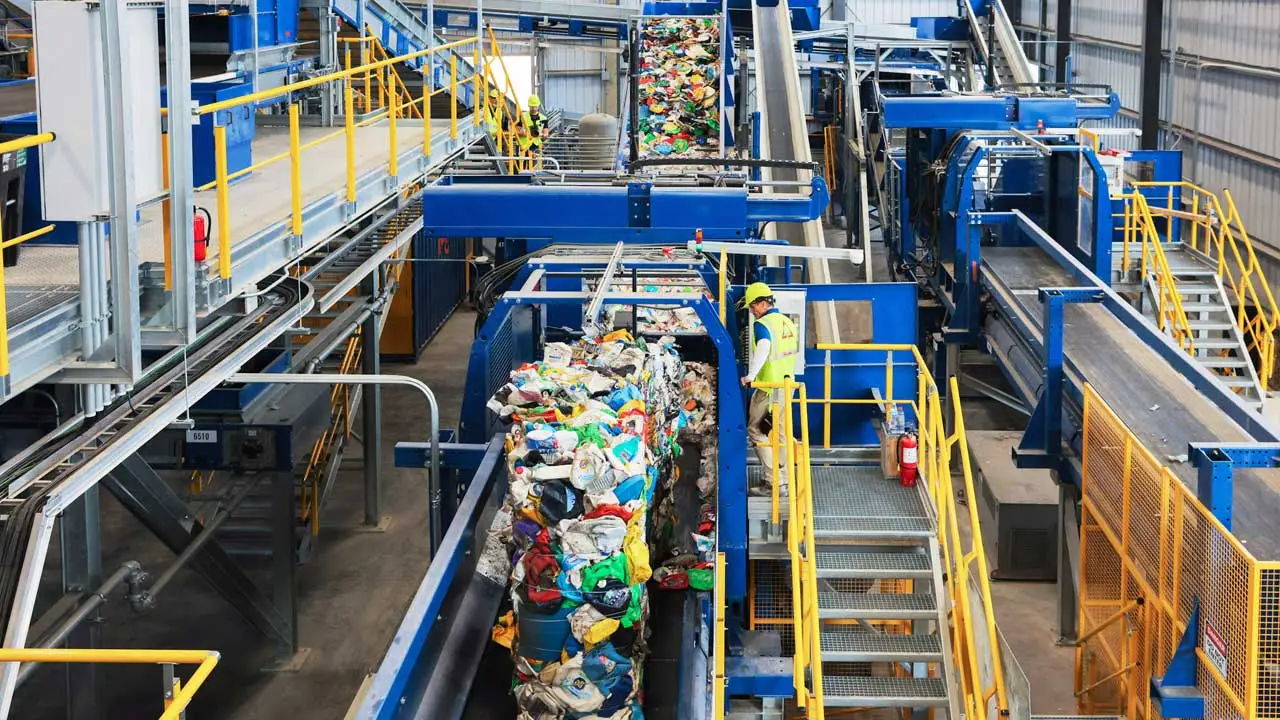 STADLER y Krones desarrollan la planta de reciclaje más grande de EU