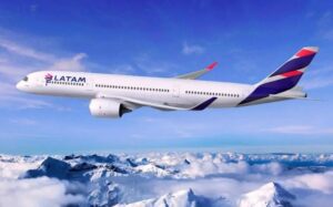 LATAM Airlines elimina el 96% de plásticos de un solo uso en sus operaciones