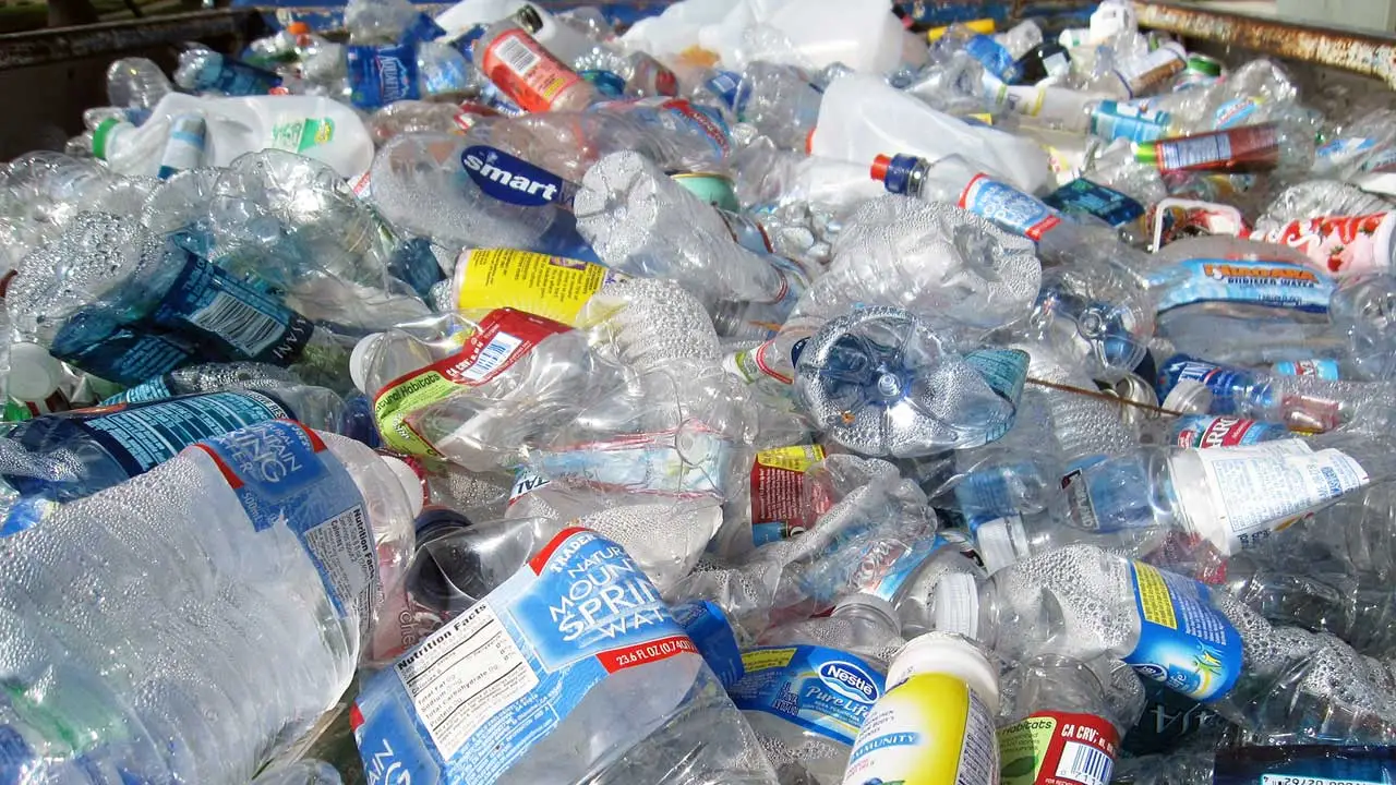 El flúor ayuda a que los residuos de plástico PET sean más fáciles de reciclar