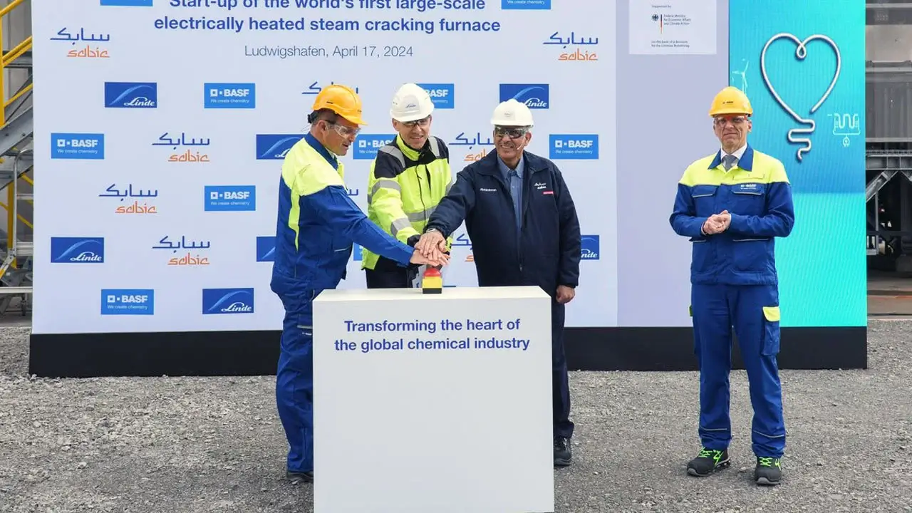 BASF, SABIC y Linde lanzan el primer horno de craqueo a vapor eléctrico a gran escala del mundo