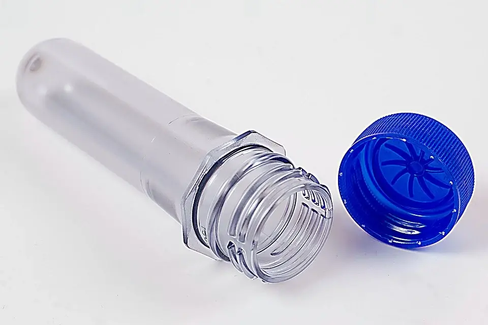 ¿Qué son las preformas de PET y cómo se usan?