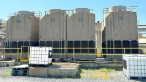 Presentan la torre de enfriamiento de plásticos más grande del mundo