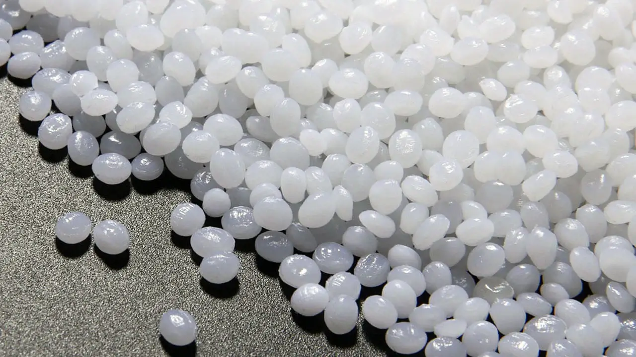 Los precios de las resinas plásticas registran el primer aumento de 2025