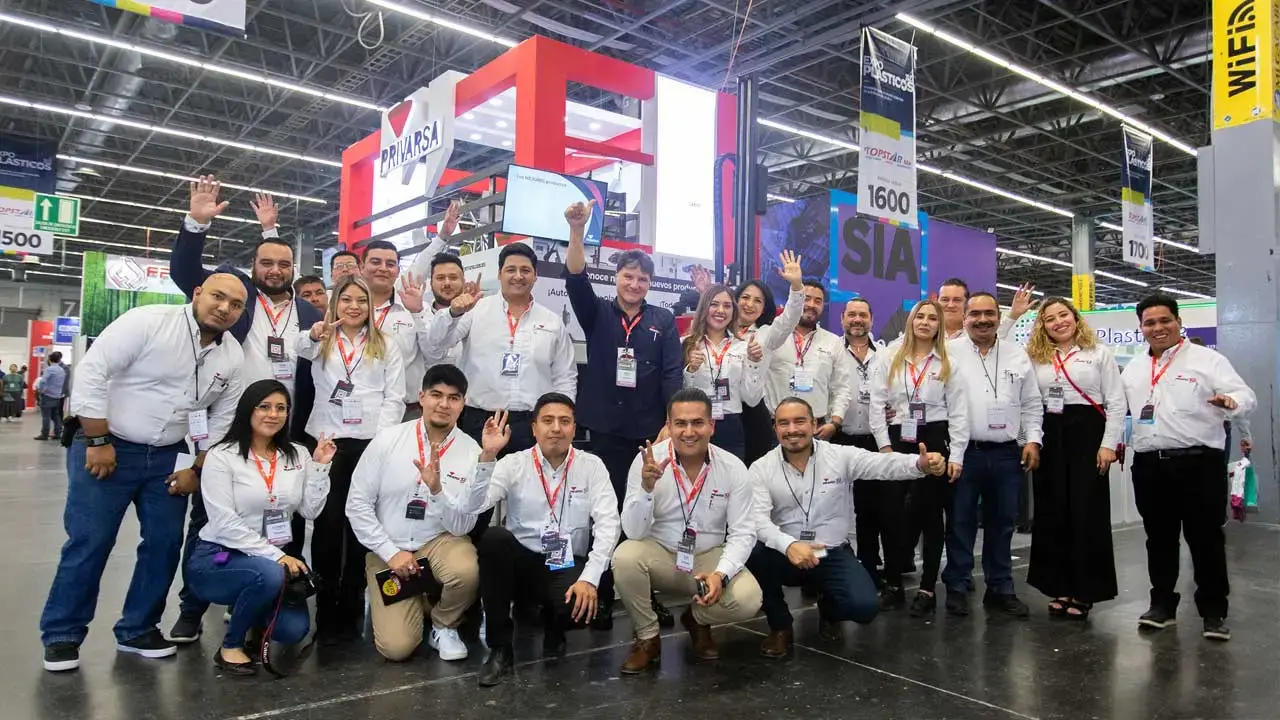 Privarsa regresa a PLASTIMAGEN con innovaciones en automatización y manufactura