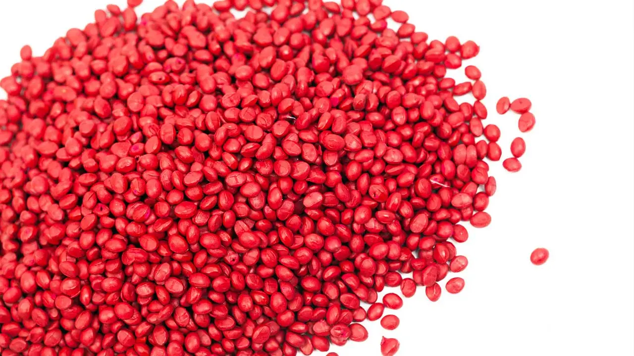 resinas plásticas color rojo