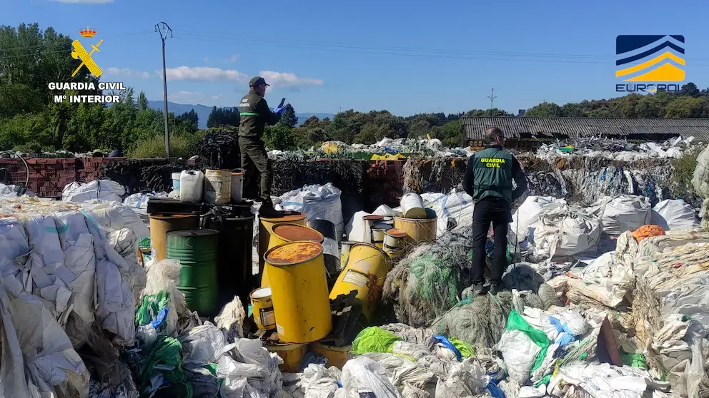 Detienen a red dedicada al tráfico de residuos plásticos en España, Portugal y Francia