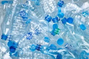Del plástico al hidrógeno: La energía limpia que nace de los residuos de botellas de PET