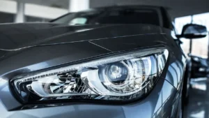 ¿Quién descubrió el Policarbonato: Hermann Schnell o Daniel Fox?