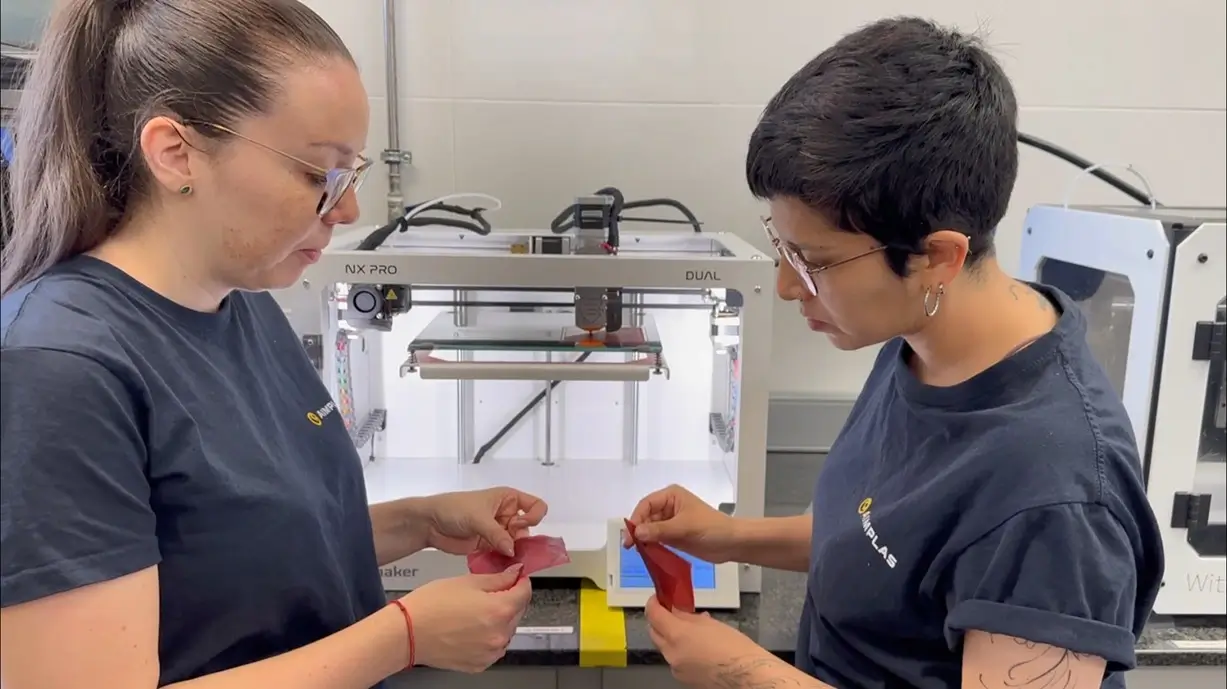 Los plásticos podrían mejorar la calidad de vida de personas con disfagia: Descubre cómo