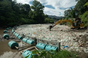 Kia y The Ocean Cleanup se unen para recolectar residuos plásticos en Guatemala