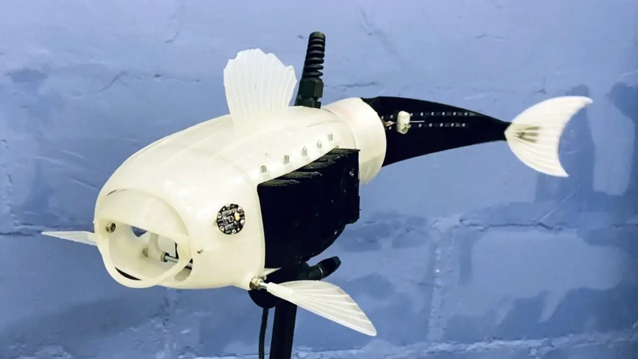 Gillbert: Un pez robot 3D que succiona microplásticos en ríos y océanos