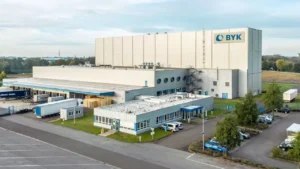 ¿Qué aditivos se usan en el reciclaje de plásticos y para qué sirven?