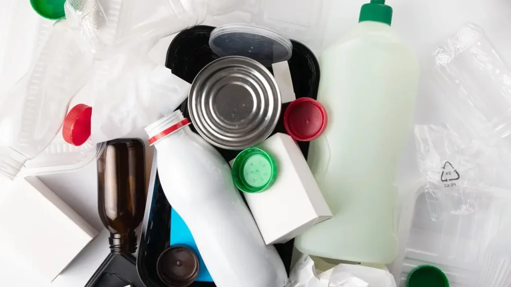 UE aplica nuevas reglas para envases: limita PFAS y acelera la reducción de residuos