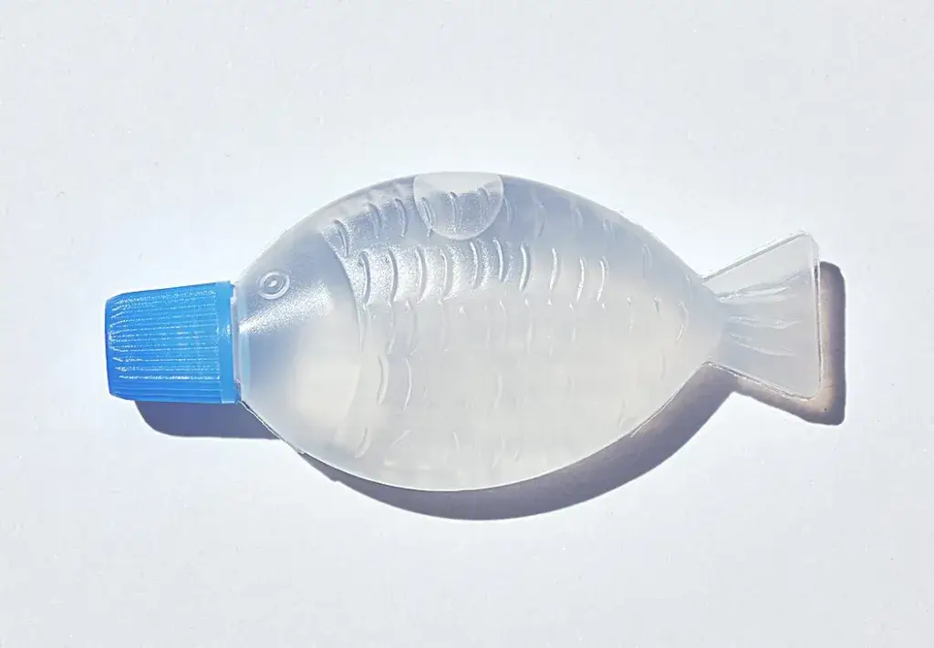 ¿Por qué Australia Meridional prohibió las botellas de plástico de soja con forma de pez?
