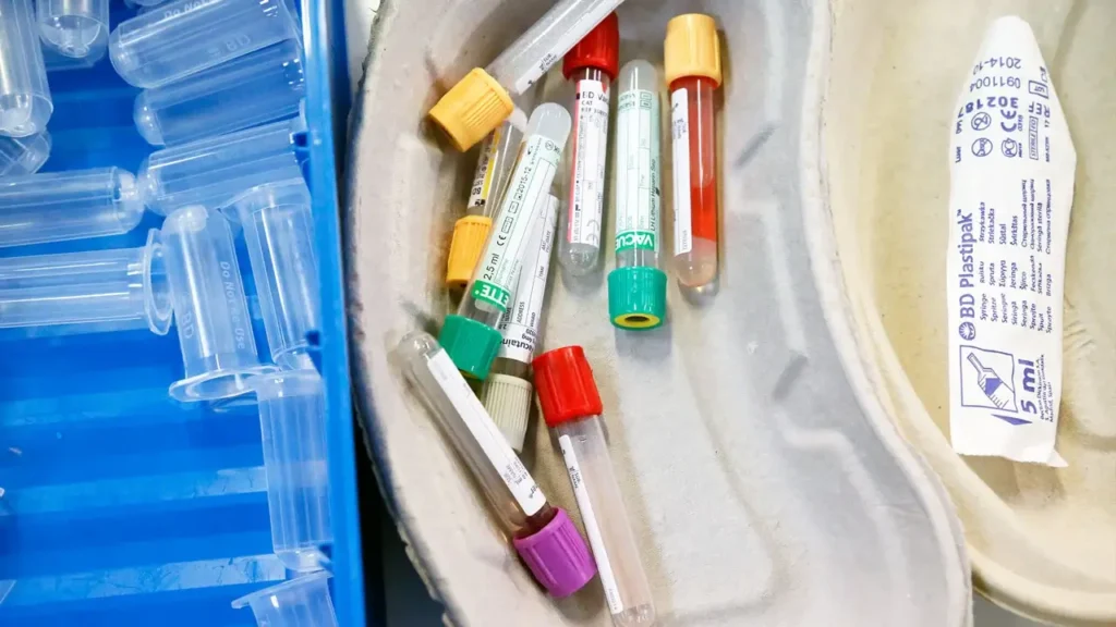 Del quirófano al reciclaje: convierten residuos médicos en nuevos materiales circulares