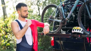 Cómo los plásticos revolucionaron el ciclismo: innovación, ligereza y sostenibilidad sobre dos ruedas 🚴‍♂️