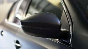 Historia y aplicaciones del Policarbonato: transparencia, resistencia y revolución en los materiales modernos