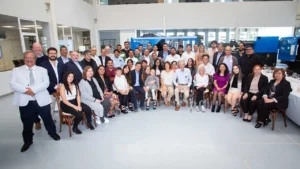  El equipo de Avance Industrial, motor humano detrás de seis décadas de innovación, compromiso y liderazgo en la Industria del Plástico en México