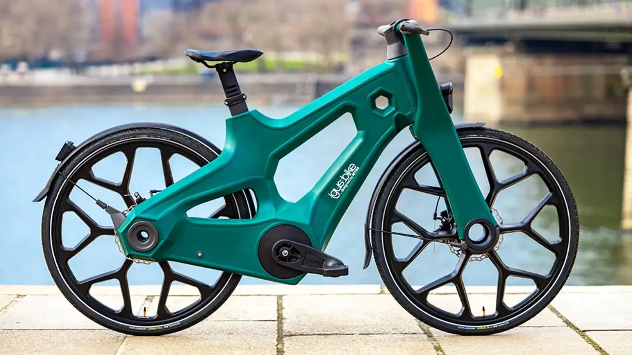 Plásticos que se mueven: igus y su apuesta por la bici urbana hecha de plásticos reciclados