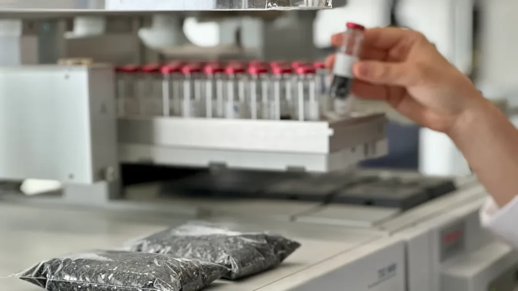 AIMPLAS lanza un proyecto para reducir los olores de los plásticos en los coches