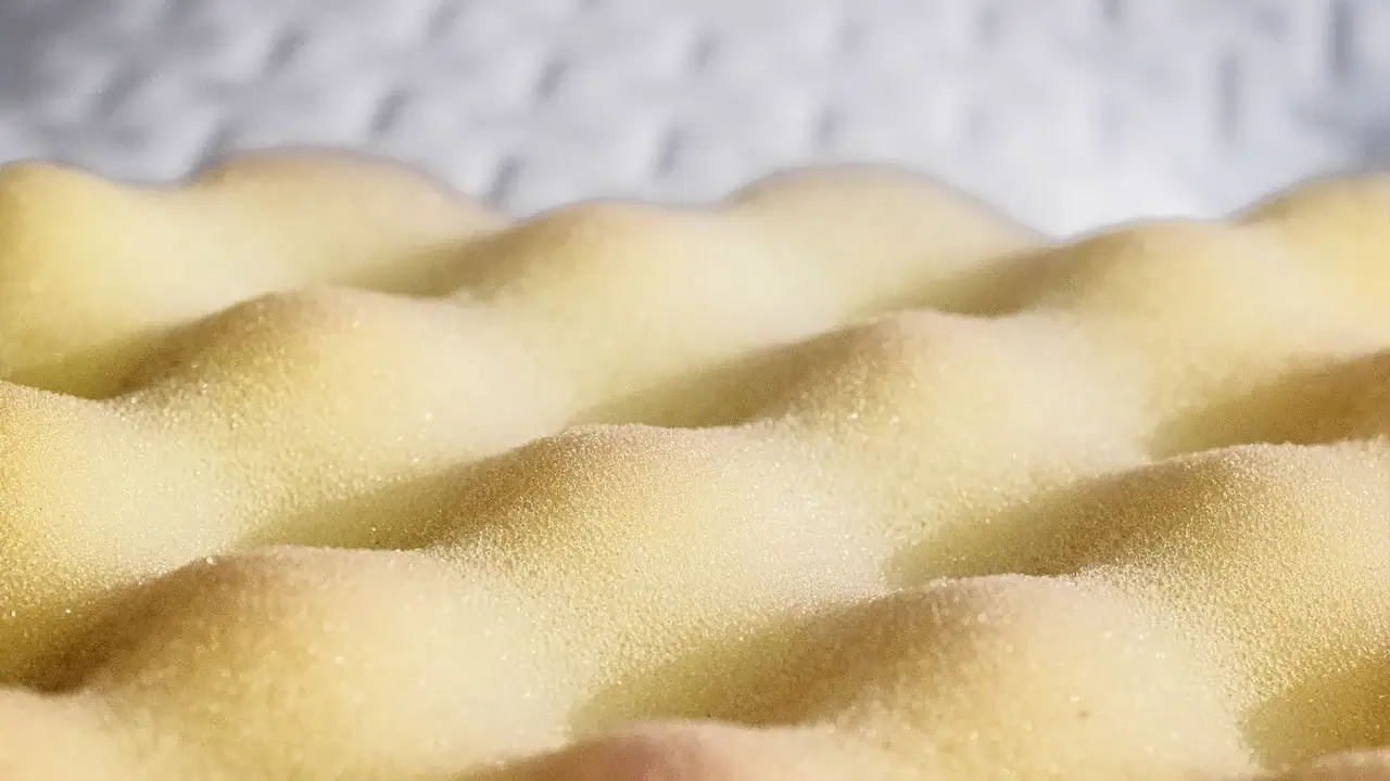 Espuma viscoelástica: del espacio a los colchones, la historia del material que revolucionó el descanso