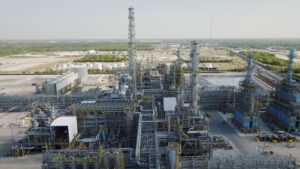 ExxonMobil inaugura su tercera unidad de reciclaje avanzado de plásticos en el complejo de Baytown