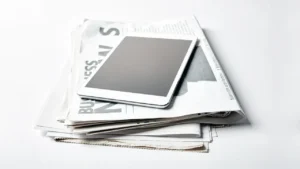 Epstein, geopolítica y ciencia: cómo el plástico conecta la información global