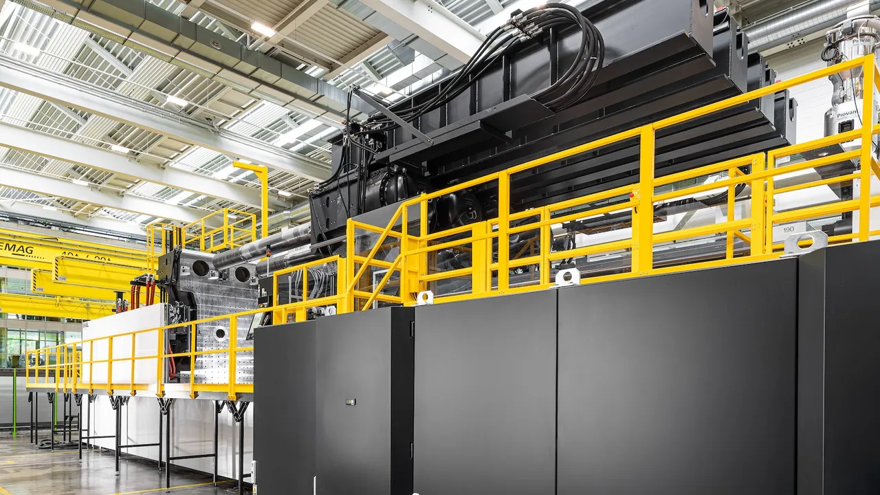 Engel presenta la máquina de moldeo por inyección más grande del mundo para piezas de gran formato