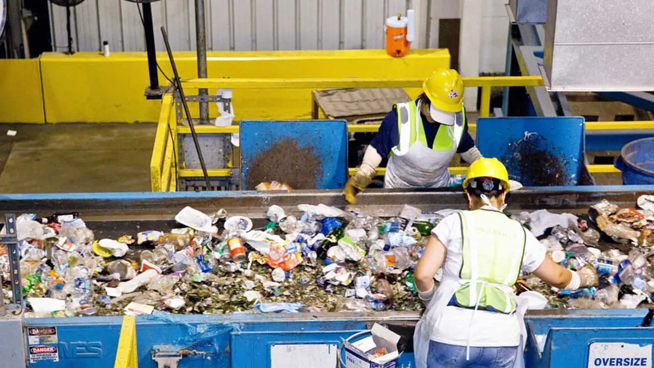 ¿Por qué Reino Unido solo puede reciclar el 23% de los envases plásticos que pone en el mercado?