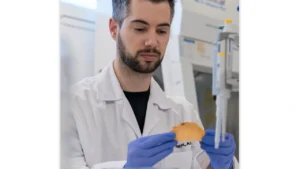 Desarrollan piel vegana y microcápsulas cosméticas a partir de residuos orgánicos