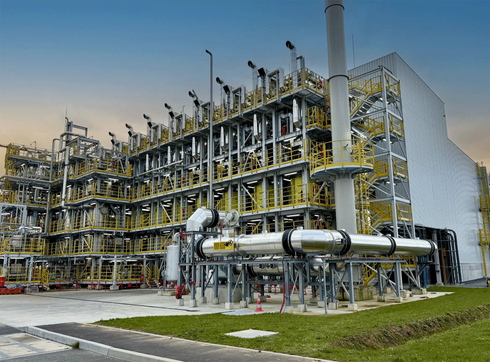 TotalEnergies pone en marcha su primera planta de reciclaje avanzado de plásticos en Francia