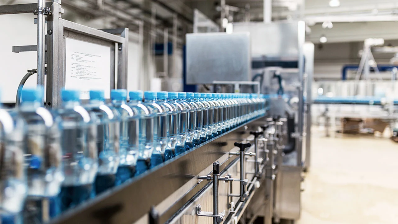 Percepción negativa de la sociedad y mala regulación: los principales retos del sector del plástico