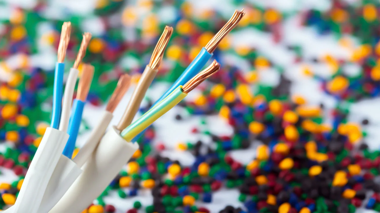 Antiflama en plásticos: lo que ya cambió (y lo que te va a alcanzar antes de 2030)