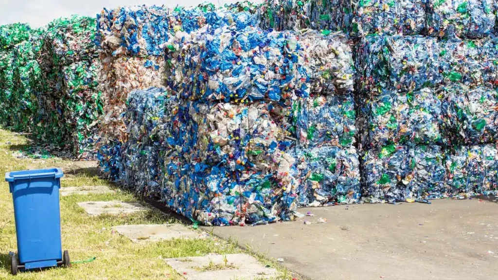 Alemania fue el exportador más grande de residuos plásticos en 2025: The Guardian