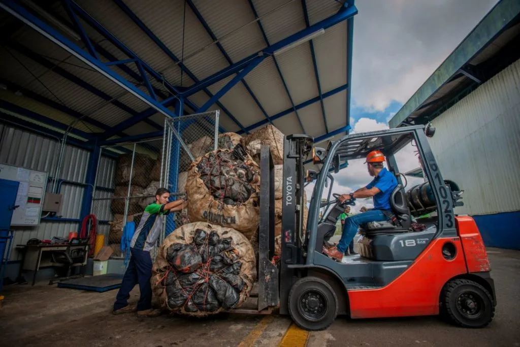 Heineken Costa Rica recupera más envases plásticos de los que coloca en el mercado