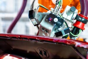 BMW digitaliza el control de calidad de piezas plásticas con medición por terahercios